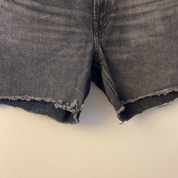 Everlane Black washed The Denim Short High rise jean shorts  size 27 - Picture 2 of 6